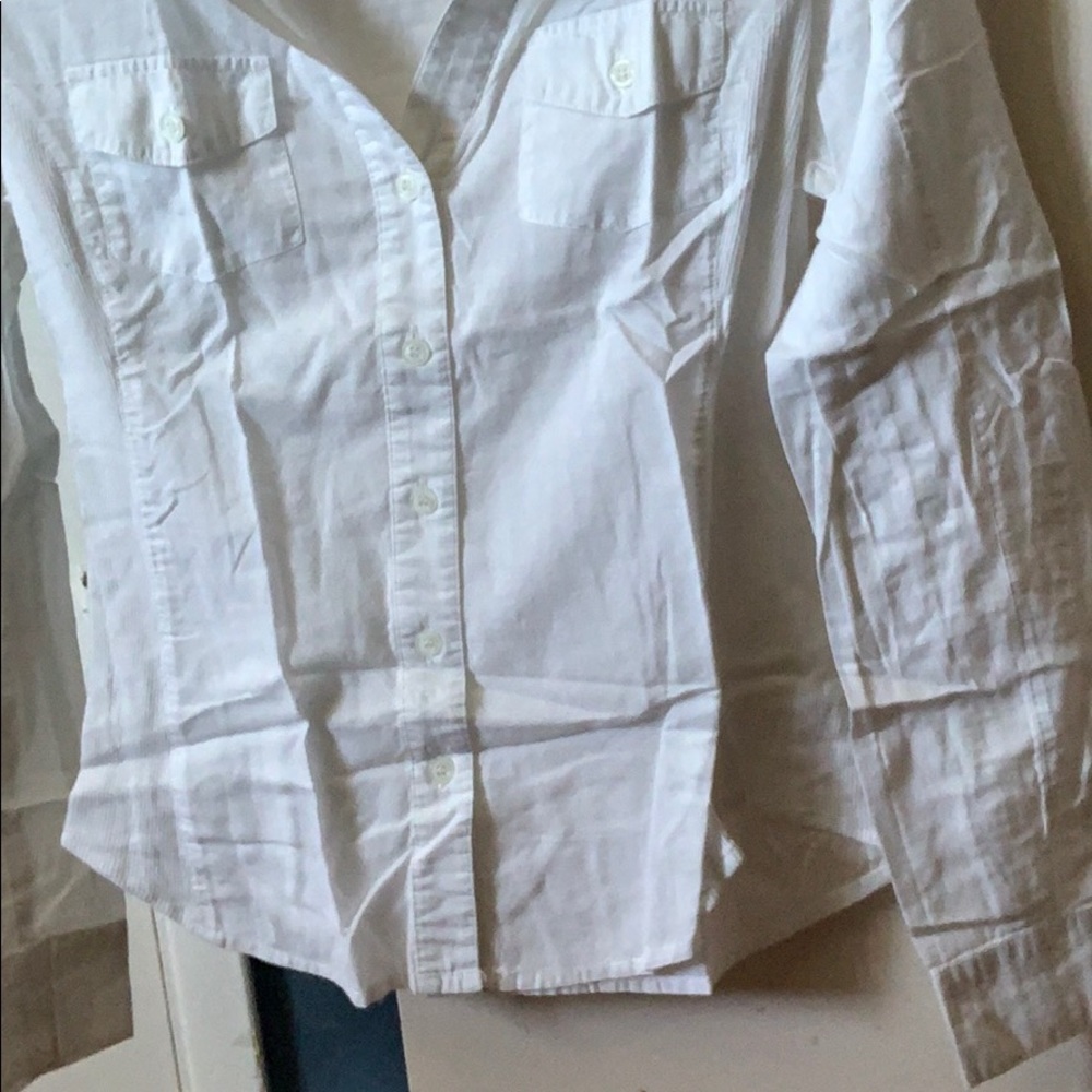 White button down size M - Picture 2 of 3